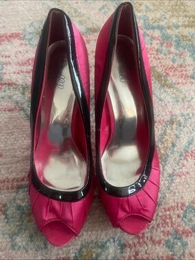Women’s Pink Peep-Toe Pumps with Black Trim